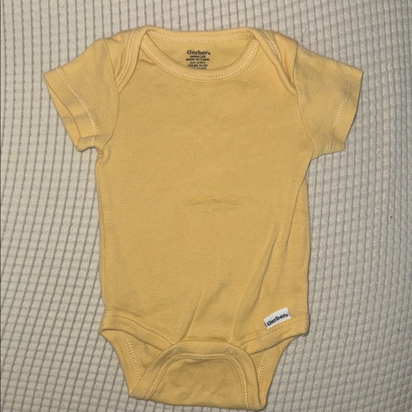 Gerber Soft Yellow Bodysuit - Picture 1 of 4